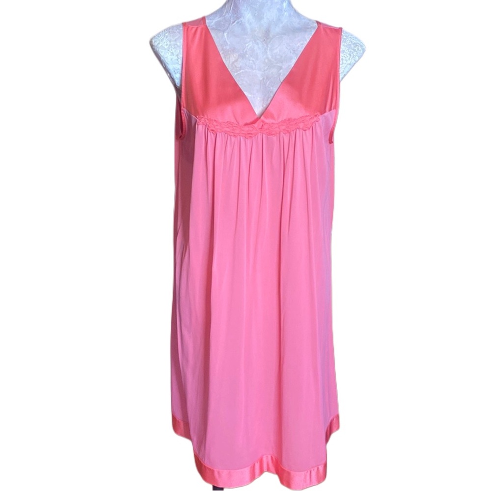 Vintage Vanity Fair Sleeveless Salmon Pink Nightgown babydoll satiny summer Sz L